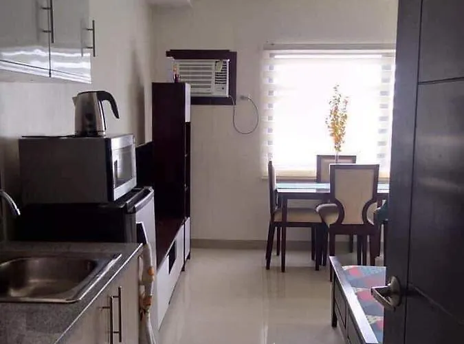 Overlooking Near Ayala Mall & Sm Seaside Good For Group Travelers Bed & Breakfast Cebu