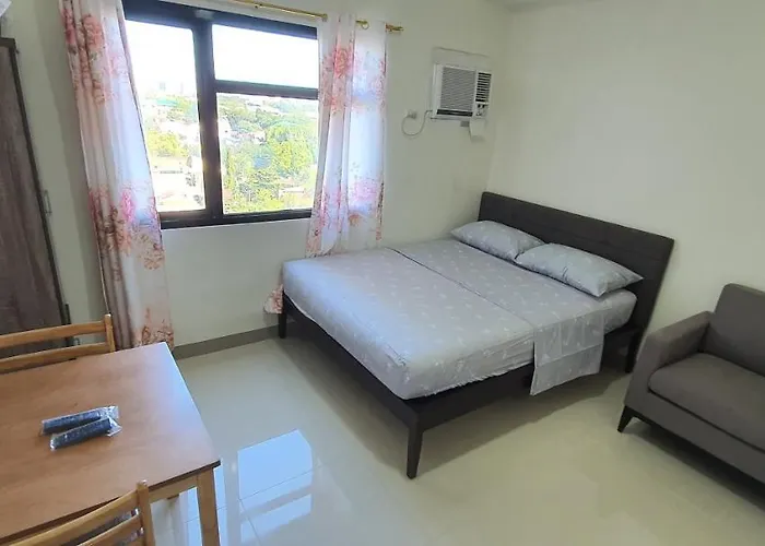 Overlooking Near Ayala Mall & Sm Seaside Good For Group Travelers Cebu