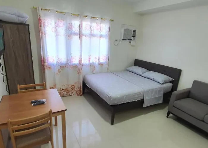 Overlooking Near Ayala Mall & Sm Seaside Good For Group Travelers *