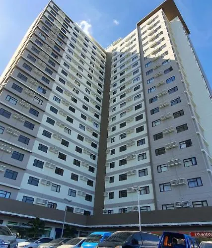 Overlooking Near Ayala Mall & Sm Seaside Good For Group Travelers Bed & Breakfast *